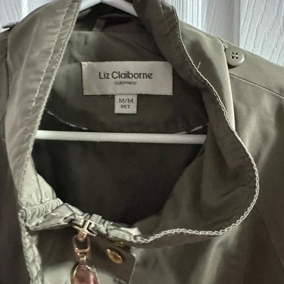 Green Spring/Fall coat - Picture 2 of 3